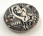 Native American Pottery Seed Pot Signed    aggie     Vtg
