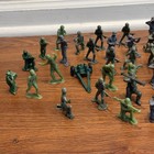 Vintage 1963 Mixed Lot Wwii Toy Soldiers Army Men Lot 90  Green Gray Some Marx