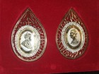 Vintage George V King Emperor And Queen Victoria Gold   Silver Emblem Medallion 