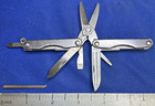 Leatherman  squirt S4  Gray Stainless Steel Multi Tool Broken Scissor Spring Guc