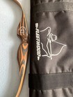 Fleetwood Little Hawk 27    Small Bow Set W  2 Arrows And Carrying Case Used
