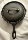 Lodge 8    Skillet Well Seasoned Cast Iron Dual Spout W lid