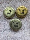 Beer Bottle Caps 110 Black Gold Lot For Crafts   Art Projects No Dents 