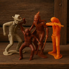 1964 Marx Cowboy   Indian Figures Lot Of 4     2 Marked 2 Unmarked Vintage Playset