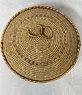 Round Wicker Storage Basket With Lid  Tan brown Woven Pattern