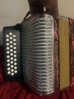 Hermoso Acordeon Corona Lll