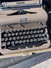 1950 s Royal Quiet Deluxe Portable Typewriter   Case Vintage As Is