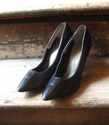 Vintage 1950 s 60 s Black High Heel Pumps Shoes size 9b