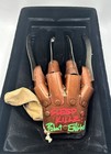 Robert Englund Signed A Nightmare On Elm Street Freddy Cosplay Glove - Coa   Pic