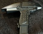 1997 Assault Phaser Type-2     Working W pin  2     Star Trek V     Playmates