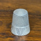 Vintage Sterling Silver Thimble Simons Bros  9 Hand Engraved     ab    Floral