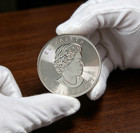     2021 Canadian Maple Leaf  bu    999 Purity  1 Oz 5 Dollars Commemorative