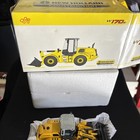 Nzg 1 50 Scale  819 New Holland W170b Wheel Loader With Box 