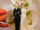 Great Vintage 1940s Wedding Topper 3 Bells Floral Bride   Groom  Horseshoes