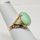 Vintage 14k Yellow Gold Oval Light Green Jadeite Ribbed Band Ring