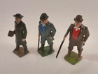 12 Pc Lot Of Vintage Lead Figures Britains   Dogs  Cats  Dog House  Men  621