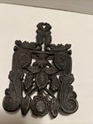 Amish Pennsylvania Dutch Wilton Footed Cast Iron Trivet Grape Pattern 7 5    X 4   