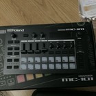 Roland Mc-101 Groovebox Sampler Sequencer 16 Pads 4ch Fx Usb Black   Case