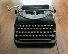 Vtg 1940 s Remington Rand Streamliner Black Streamliner Typewriter W case   Key