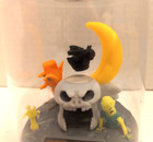 New Solar Powered Dancing Toy Bobblehead W dome Halloween Skull  Bat  Zombie