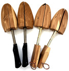 Vtg Lot 2 Pairs Mens Cedar Wood Travel Shoe Trees Stretchers Sz Med Split Toe
