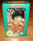 Attractives  Huskies Salt   Pepper Shakers  8589  Magnetic Husky  Malamute