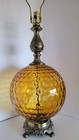 Vtg Mid Century Hollywood Regency Optical Amber Glass Globe   Brass Table Lamp