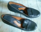 Vtg Womans Black Leather Classic Pumps Slip On Round Toe Shoes 9m Preppy