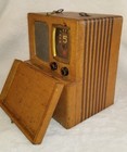 1938-40 Detrola Pee Wee Portable Radio Rare Art Deco Tweed Wrap Suitcase Style