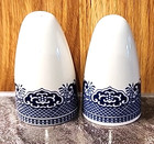 Set Vtg Churchill England Blue Willow Salt   Pepper Shakers Reamer Lemon Juicer