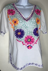 White Floral Flower Embroidered Hippie Boho Peasant Mexican Style Size Large Top