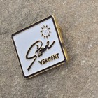 Stowe White Logo Sun Vintage Travel Souvenir Ski Lapel Enamel Hat Pin Vermont