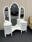 66535 Lexington Furniture Vanity Desk With Etched Glass Tri-fold Mirror