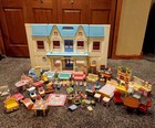 Fisher Price 1993  Loving Family  Dollhouse  W  Dolls  Furniture  Acc  72 Pieces
