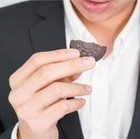 Magic Trick Restore Biten Cookie Bite Close Up Street Magician Gimmick Prop 