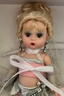 Unique 2001 Vintage Madame Alexander 8  Doll  Las Vegas 28565  Niob W reg Cards