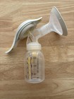 Medela Manual Hand Breast Pump With Flex Harmony 
