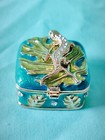 Signed Cr Enamel Rhinestone Green Eyed Lizard Leaf Lidded Trinket Pill Ring Box
