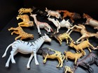 Lot Of 29 Animal Figures     Mixed Zoo  Farm   Wild Toy Animals     Assorted Playset