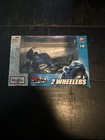 Maisto Fresh Metal 2 Wheelers Die Cast 2012 -  2 1 18 Motorcycle  Blue   Red 