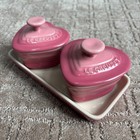 Le Creuset Heart Petite Ramekin Rose Pink Quartz Set Of 2 W  Tray Stoneware Euc