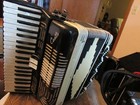Accordion Castle  120 Bass 17  Kb  2 4 Reeds lm good Condition
