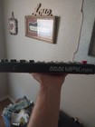 Akai Professional Mpk Mini Mk3 25-key Usb Midi Keyboard Controller  Red black