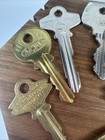 Lot Of 7 Vintage Small Flat Keys  Old Keys  Shop Keys  Mixed 06