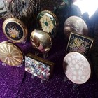 Lot Of 8 Vintage Powder Compacts W  Mirrors   Puffs  Elgin American   Evans