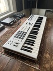 Arturia Keylab Essential 61 Midi Controller White Usb 61 Keys Pads Faders