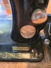 Singer 1930s Antique Sewing Machine With Case And Thread  beautiful 