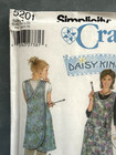 Simplicity 5201 Misses  Apron In Two Lengths Uncut Daisy Kingdom Sizes S-xl
