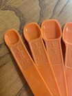Vintage Tupperware Measuring Spoons Set D-ring Orange Complete Set Of 7 -4 Clips