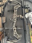 Mathews V3x Compound Bow 60lb 29in Draw 31in  Case   Sight Beige black